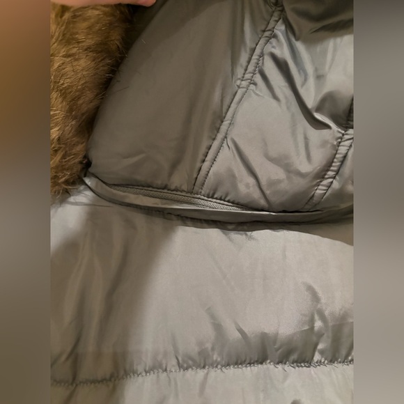 Tower by London Fog Long Quilted Puffer Coat w/Faux Fur Hood – Titanium - XL NWT - Picture 7 of 12